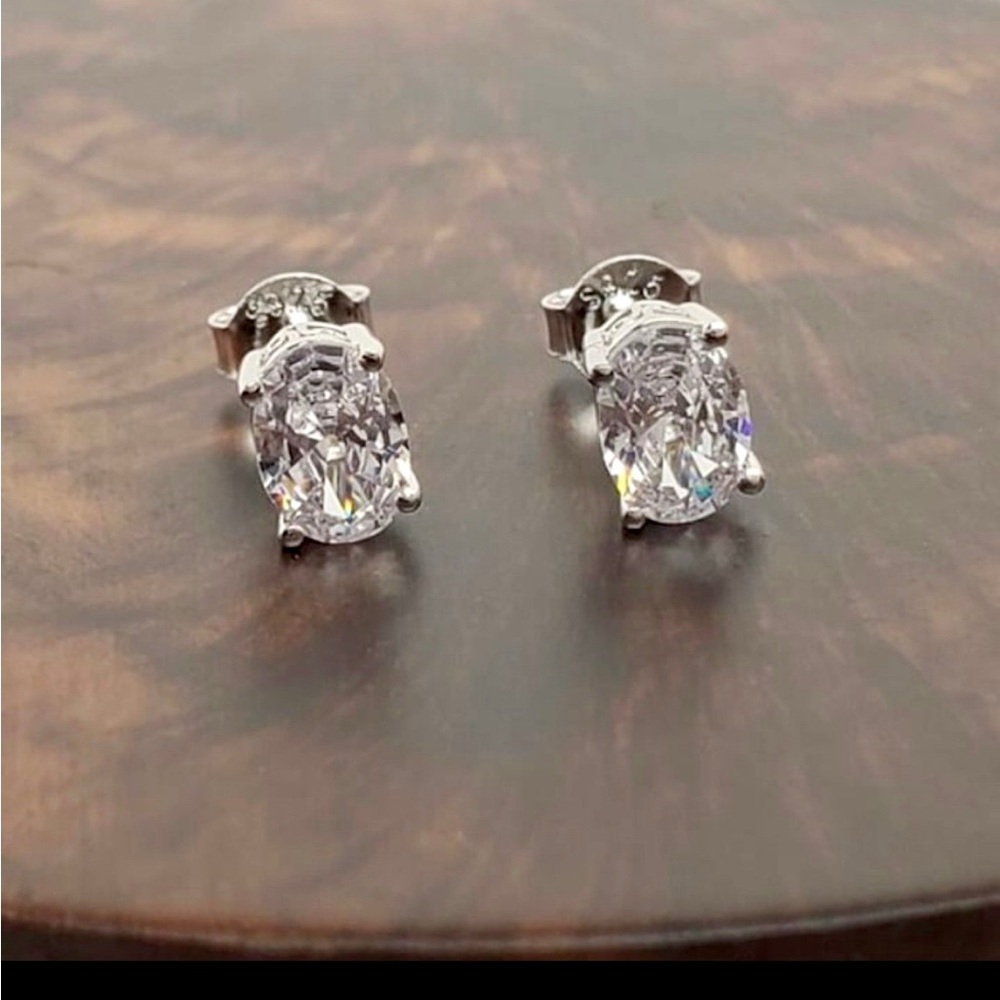 1CT Oval Cut MS Diamond Earrings